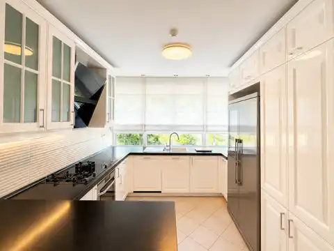 Záhreb, Medveščak – byt 150 m² na prenájom, 4 spálne, loggia, garáž