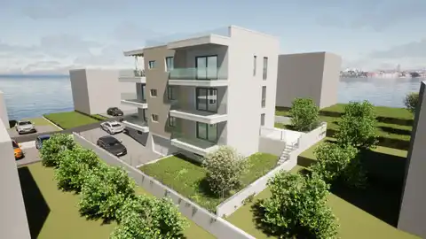 Trogir, Okrug Gornji - Trojizbový byt blízko pláže s výhľadom na more