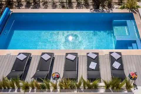 Brač, Milna - Villa moderna in prima fila sul mare, 264 m2