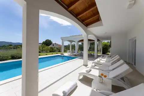 Maison avec piscine, 260m²