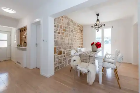 Brač, Milna - Villa moderna in prima fila sul mare, 264 m2