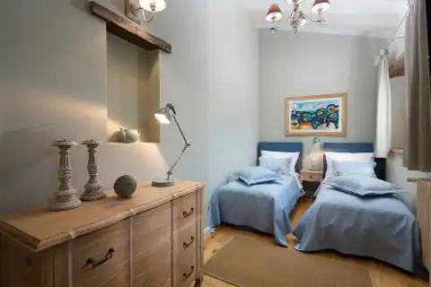 Istria, Poreč - Attractive stone villa with a tennis court and a swimming pool