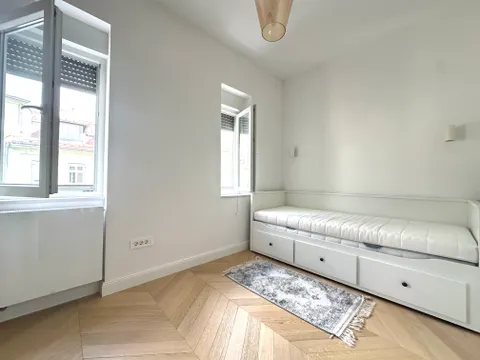 Záhřeb, Centrum - Krásný zrekonstruovaný třípokojový byt s výhledem na Katedrálu, PRONÁJEM