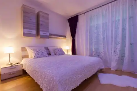 Split, Spinut - one-bedroom apartment with a garage and loggia near the center