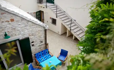 Brač, Mirca - kamenná vila s výhľadom na more, 300m2