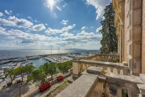 Ičići, Opatijska rivijera – povijesna vila s pogledom na more