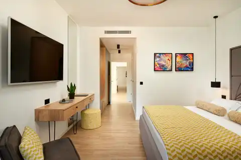 Marina Hills Resort — 3 vile s bazenom, 12 soba i pogled na more