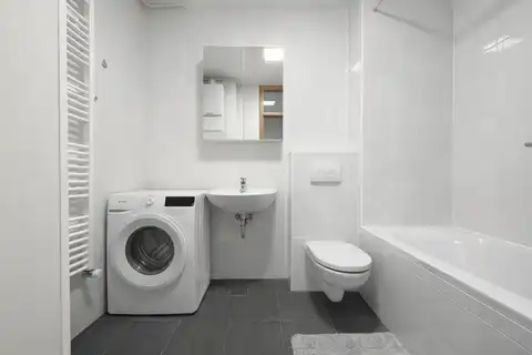 Zagreb, Trnje - appartamento con due camere, loggia e garage.