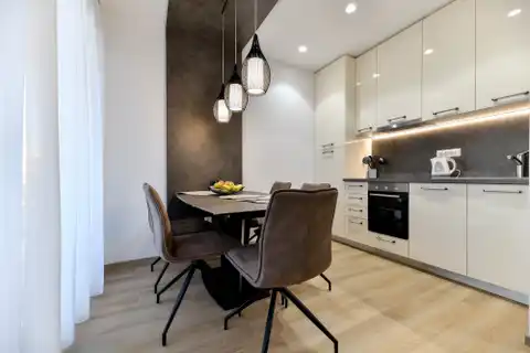 Zadar, Turanj – Luksuzna vila s apartmanima, prvi red do mora