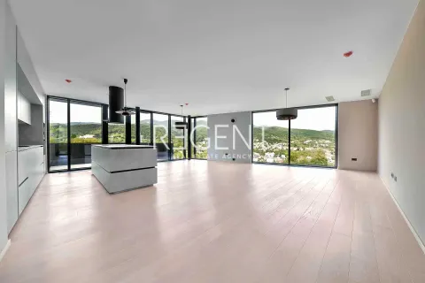Záhřeb, Šestine - Moderní byt v nově postavené vile 280 m2