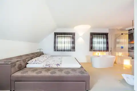 Zagreb, Perjavica - Penthouse s pogledom na Zagreb