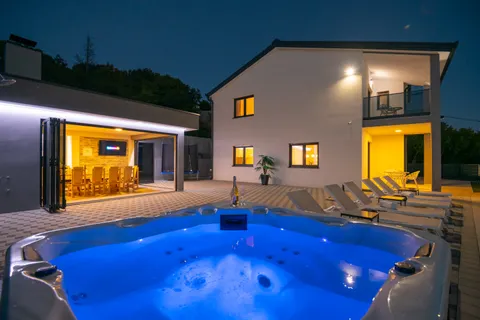 Imotski – Raskošna moderna obiteljska vila