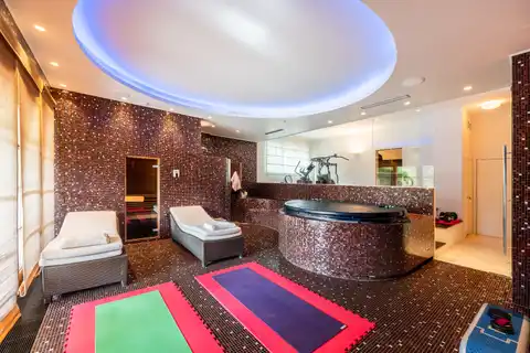 Villa 780 mq, Šestine — wellness, 5 camere da letto, garage