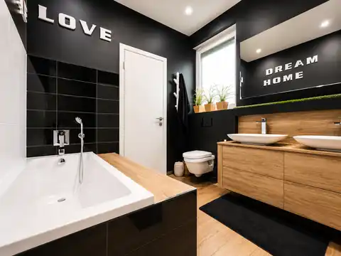 Dům 370 m², Maksimir — 4 ložnice, zahrada, garáž