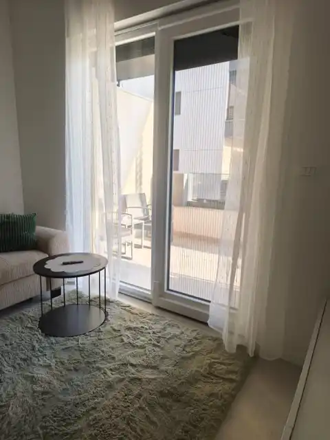 Split, Sirobuja - Trosoban stan s balkonom u modernoj novogradnji