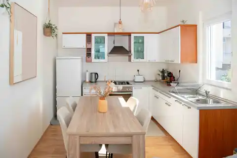 Villa 472 m², Brodarica — en première ligne de mer, 3 appartements