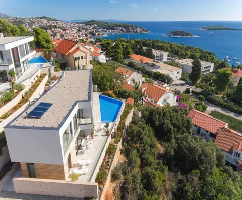 Hvar – Moderna vila s pogledom na more 195 m2