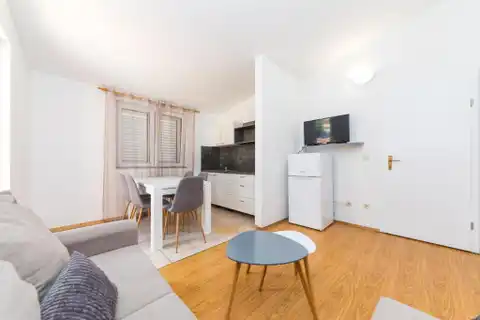 Makarska, Baška Voda - Apartamentowiec z 18 jednostkami mieszkalnymi