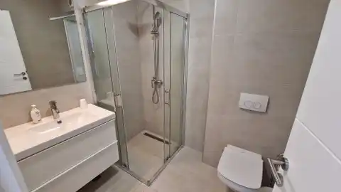 Privlaka - Dom szeregowy z basenem i tarasem na dachu.