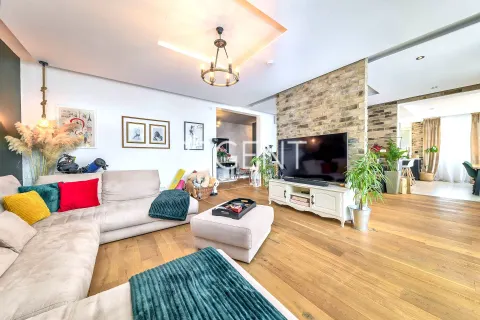 Záhreb, Gornji Bukovac - Moderný štvorizbový byt 172 m2