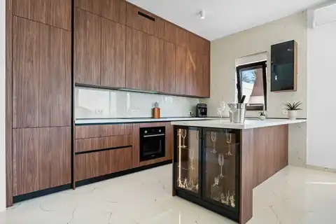 Вилла 300 м², Стивашница — 100 м до моря, инфинити бассейн