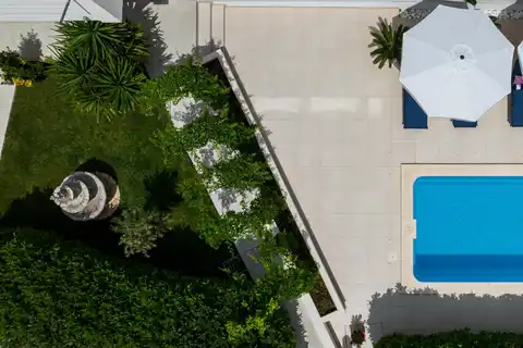 Split, Kila – stan 70 m² s savno, vrtom in bazenom