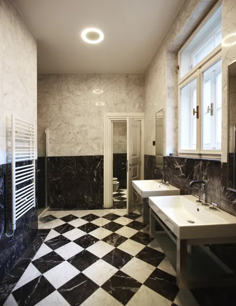 Zagreb, Donji grad, Marulićev trg – luksuzan ured od 280 m² za najam