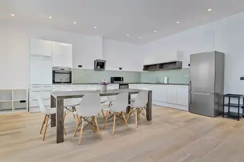 Zagreb, Centar - Luksuzan četverosoban penthouse s velikom terasom 225 m2