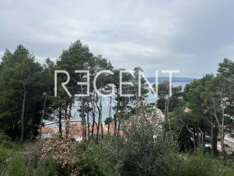 Makarska, Brela - Terreno edificabile con progetto 713m2