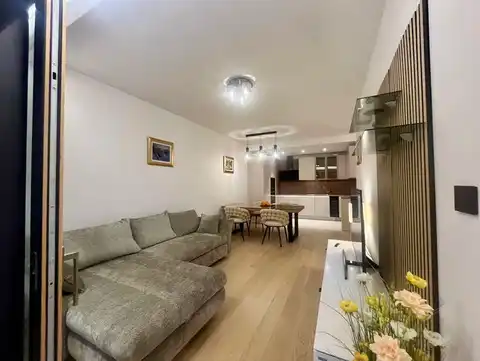 Split, Duilovo - Trosoban stan sa loggiom i pogledom na more