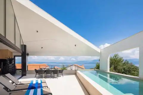 Brač - Moderna vila s bazenom, jacuzzijem i saunom
