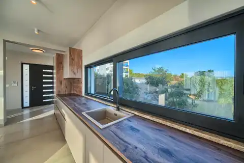 Primošten – Luxusná vila s infinity bazénom, 450 m2 novostavba