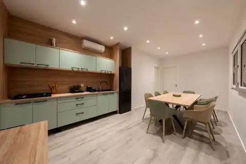 Split, Strožanac - Moderna vila s pogledom na more, bazenom i pomoćnim objektom 50 m2