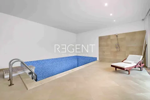 Záhřeb, Šestine - Luxusní dům s bazénem 400 m2
