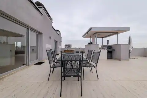 Zagreb, Centar - Luksuzan četverosoban penthouse s velikom terasom 225 m2
