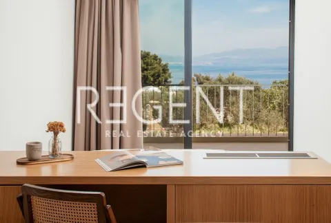 Šolta - Villa unica con vista panoramica sul mare, 270 m2