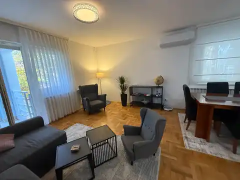 Zagabria, Mlinovi – appartamento trilocale con balcone al piano terra