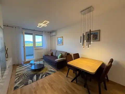 Záhreb, Borongaj - dvojizbový byt s terasou a výhľadom na zeleň.
