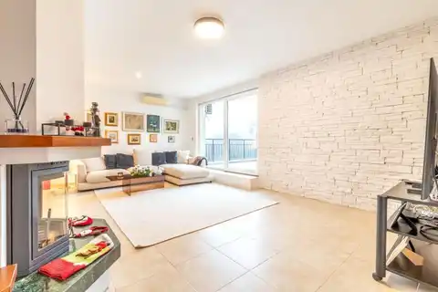 Загреб, Шребрняк – роскошная двухуровневая квартира в превосходном месте