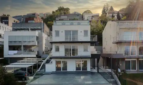 Stan 212 m², Šestinski vrh — dupleks, terasa, garaža