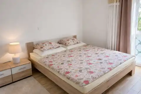 Zadar, Petrčane - Dvosoban stan s vrtom i terasom