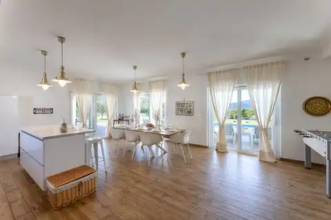 Maison avec piscine, 260m²