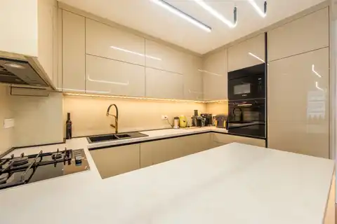 Zagreb, Malešnica - Moderan i potpuno renoviran trosoban stan