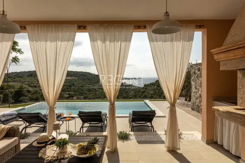 Rogoznica, Ražanj - autentica villa con vista mare
