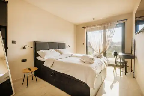 Istra, Tar – Moderna vila s bazenom u centru grada