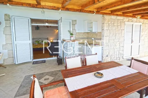 Hvar - Vila prvý rad pri mori
