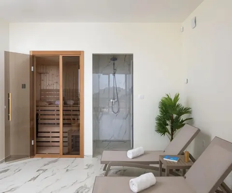 Rogoznica – Nově postavená moderní vila s výhledem na moře