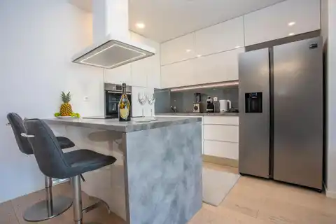 Split, Žnjan - Dvosoban stan sa loggiom i pogledom na more