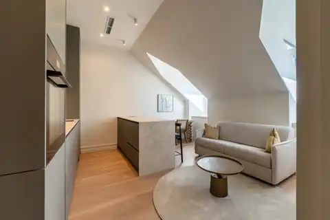 Stan 33 m² za najam — prvi najam, Centar