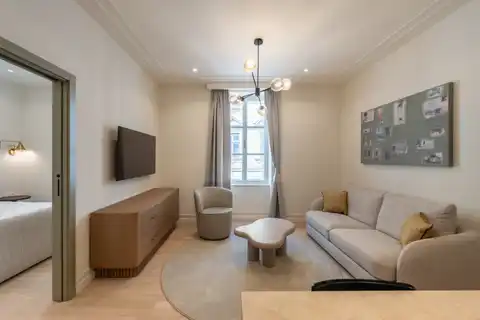 Stan 40 m² za najam — prvi najam, Centar
